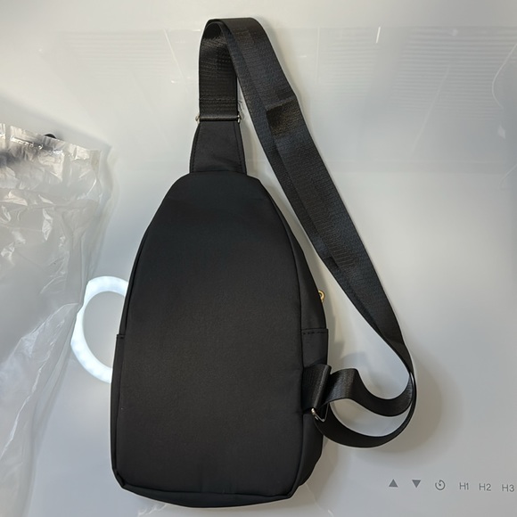 Fashion black quilted w/ gold hardware sling bag - Picture 5 of 11